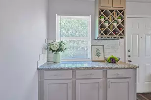 2002 Meadow Ln, Arlington, TX 76010 - Photo 9