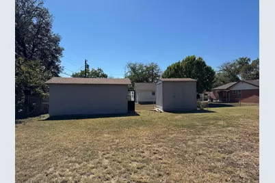 1413 Phillips Street, Cleburne, TX 76033 - Photo 13