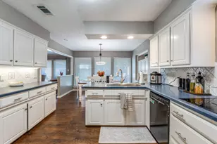 2719 N Surrey Dr, Carrollton, TX 75006 - Photo 15