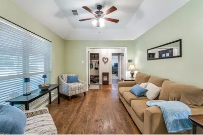 2719 N Surrey Drive, Carrollton, TX 75006 - Photo 9