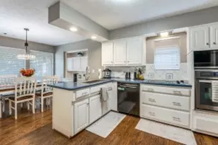 2719 N Surrey Dr, Carrollton, TX 75006 - Photo 13