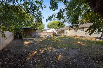 604 E Collins Street, Decatur, TX 76234 - Photo 17