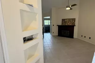 2736 Silver Creek Dr, Arlington, TX 76006 - Photo 5