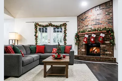 6205 Maple Springs Drive, Arlington, TX 76001 - Photo 3