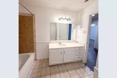 6205 Maple Springs Drive, Arlington, TX 76001 - Photo 9