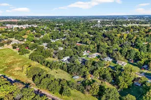 634 E South St, Whitesboro, TX 76273 - Photo 5