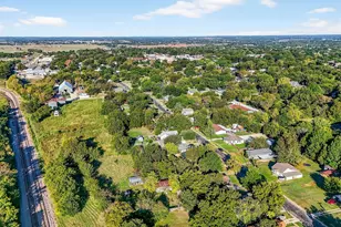 634 E South St, Whitesboro, TX 76273 - Photo 7