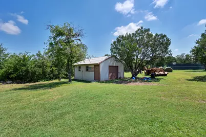 725 County Road 300, Hamilton, TX 76531 - Photo 33