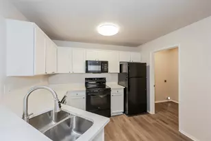 912 Laredo Plaza, Dallas, TX 75211 - Photo 3