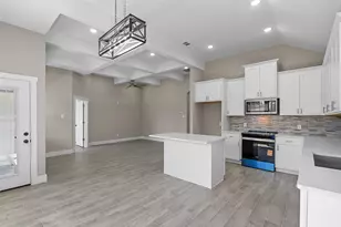 3025 Red Oak Dr, Granbury, TX 76048 - Photo 13