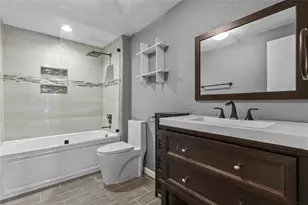 12218 Treeview Ln, Farmers Branch, TX 75234 - Photo 15