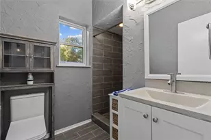 12218 Treeview Ln, Farmers Branch, TX 75234 - Photo 15