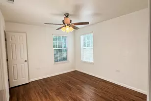 9046 Dorinda Cir, Dallas, TX 75217 - Photo 7