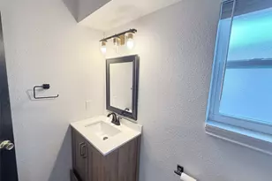 4811 Live Oak St, Dallas, TX 75204 - Photo 9