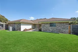 3633 Ridgewood Dr, Grand Prairie, TX 75052 - Photo 37