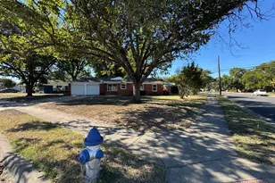 200 SW Moody St, Burleson, TX 76028 - Photo 5