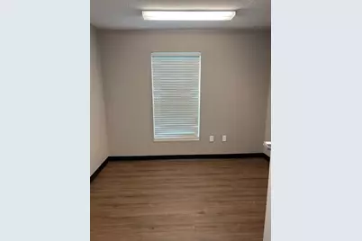 1910 W Henderson Street, Cleburne, TX 76033 - Photo 11