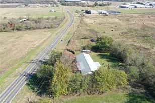 812 N Tyus St, Groesbeck, TX 76642 - Photo 19