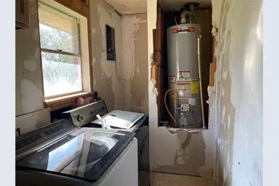 812 N Tyus Street, Groesbeck, TX 76642 - Photo 15