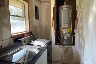 812 N Tyus St, Groesbeck, TX 76642 - Photo 15