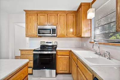 344 Bedford Court E, Bedford, TX 76022 - Photo 3