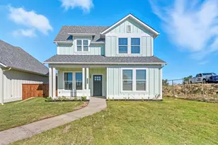 100 Cardinal Woods Ct, Granbury, TX 76049 - Photo 1