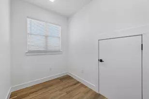 100 Cardinal Woods Ct, Granbury, TX 76049 - Photo 15