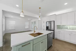 100 Cardinal Woods Ct, Granbury, TX 76049 - Photo 11