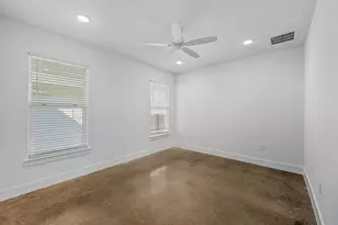 100 Cardinal Woods Ct, Granbury, TX 76049 - Photo 23