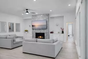 944 Hills Creek Dr, McKinney, TX 75072 - Photo 3