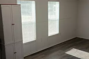 6102 S Lakeside Hills Ct, Granbury, TX 76048 - Photo 9