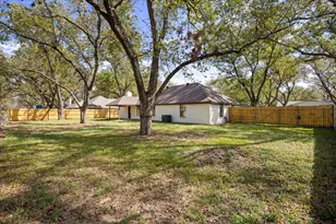 8906 Monticello Dr, Granbury, TX 76049 - Photo 33