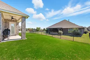 900 Pate St, Granbury, TX 76048 - Photo 27