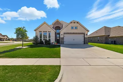 900 Pate Street, Granbury, TX 76048 - Photo 1