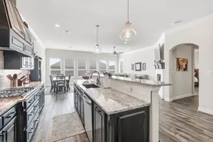 900 Pate St, Granbury, TX 76048 - Photo 3