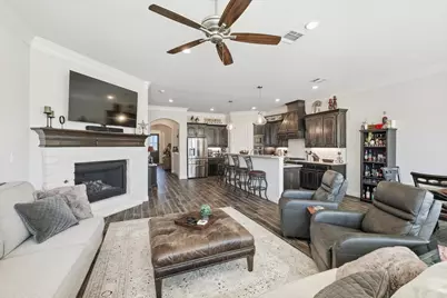 900 Pate Street, Granbury, TX 76048 - Photo 9