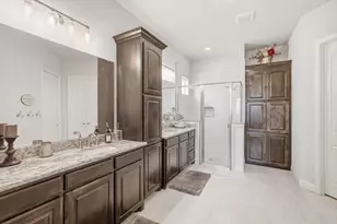 900 Pate St, Granbury, TX 76048 - Photo 27