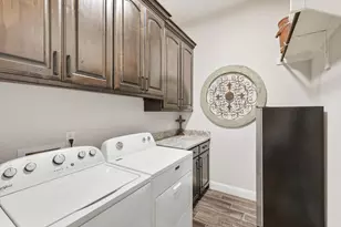 900 Pate St, Granbury, TX 76048 - Photo 21