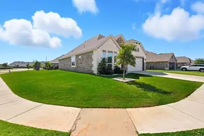 900 Pate Street, Granbury, TX 76048 - Photo 33