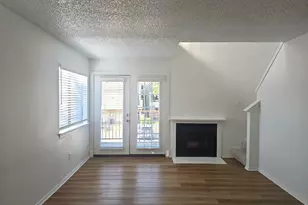 3117 Sondra Dr, Fort Worth, TX 76107 - Photo 3