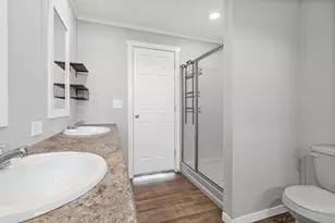 637 Lois Cir, Granbury, TX 76049 - Photo 17