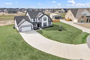 127 Clearwater Ct, Rhome, TX 76078 - Photo 3