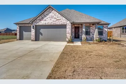 616 Kyle Drive, Tioga, TX 76271 - Photo 1