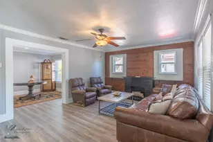 1126 Peach St, Abilene, TX 79602 - Photo 3