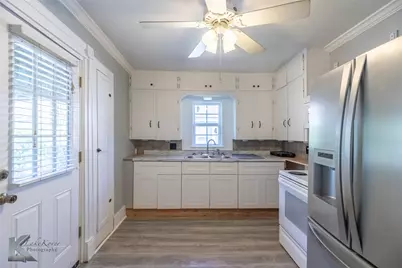 1126 Peach Street, Abilene, TX 79602 - Photo 9