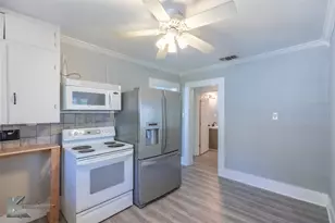 1126 Peach St, Abilene, TX 79602 - Photo 11