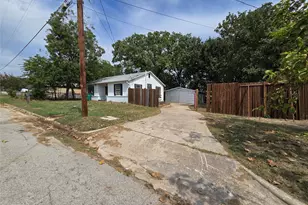 1106 14th St, Bridgeport, TX 76426 - Photo 3