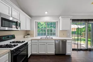 8018 Blackfin Dr, Rowlett, TX 75089 - Photo 9