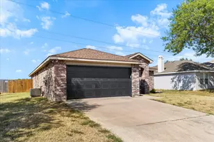6023 Guilia Dr, Grand Prairie, TX 75052 - Photo 3