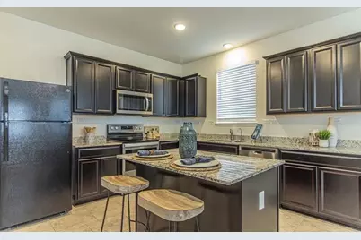 10362 Martin Creek, San Antonio, TX 78252 - Photo 9